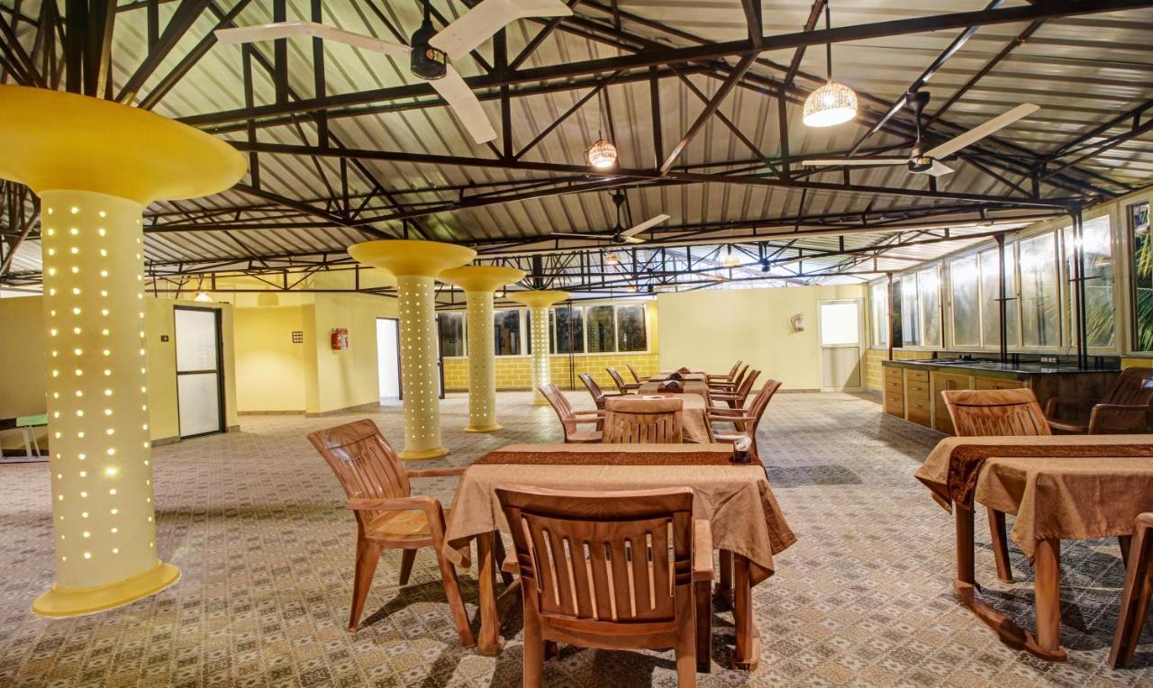 Treebo Majestic Palms, 2 Km From Colva Beach Benaulim Exterior foto
